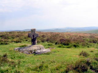 2006-07-02-11-11-43_dartmoor_july_2006-003_hexworthy_childestomb.jpg 2006-07-02-11-11-43_dartmoor_july_2006-003_hexworthy_childestomb.jpg hexworthy_childestomb