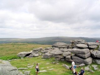 2006-07-12-14-28-16_dartmoor_july_2006-017_whitchurch_sampford_spiney_feather_tor.jpg  whitchurch_sampford_spiney_feather_tor 
