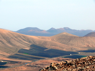 2006-11-14-10-45-02_p1000775_lanzarote_femes_circular_walk.jpg 2006-11-14-10-45-02_p1000775_lanzarote_femes_circular_walk.jpg Lanzarote_Femes_circular_walk