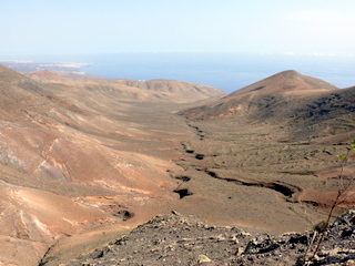 2006-11-14-14-17-04_p1000838_lanzarote_femes_circular_walk.jpg 2006-11-14-14-17-04_p1000838_lanzarote_femes_circular_walk.jpg Lanzarote_Femes_circular_walk