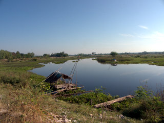 2010-12-20-02-57-36_p1030497_2010-12-13-the-river-at-kumphawapi_1.jpg 2010-12-20-02-57-36_p1030497_2010-12-13-the-river-at-kumphawapi_1.jpg 2010-12-13 The river at Kumphawapi_1